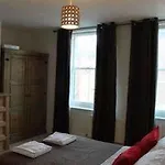 Argyle House ويتبي